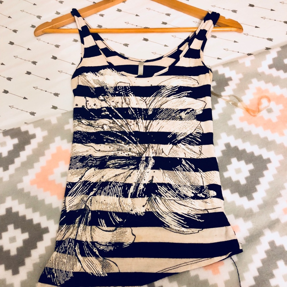 Tank top size small